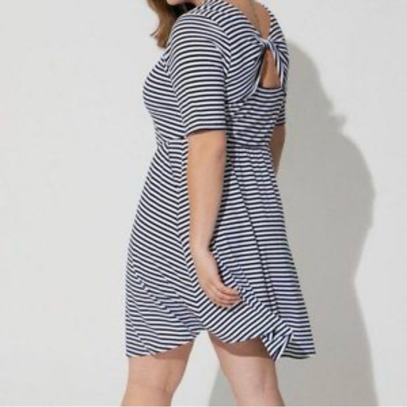 NWT Torrid Women's Black and White plus size Dress Size : 1X - Picture 1 of 12